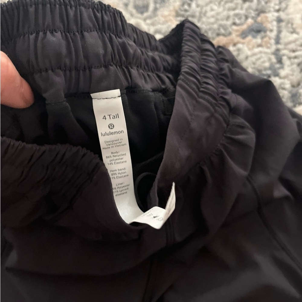Lululemon - Picture 4 of 4
